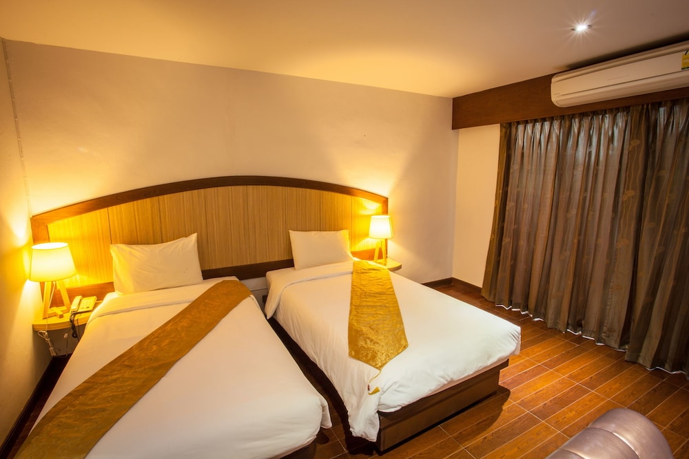 Nh Elegant Hotel 33/70