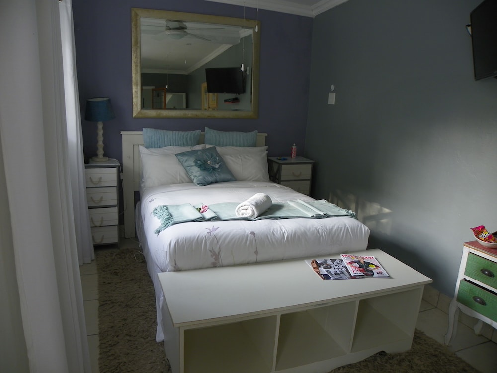 Blue's Guest House 17/33
