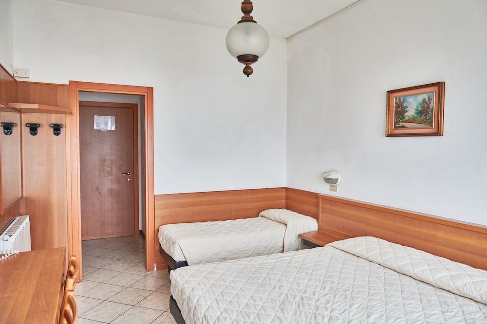 Hotel Caesar 6/43