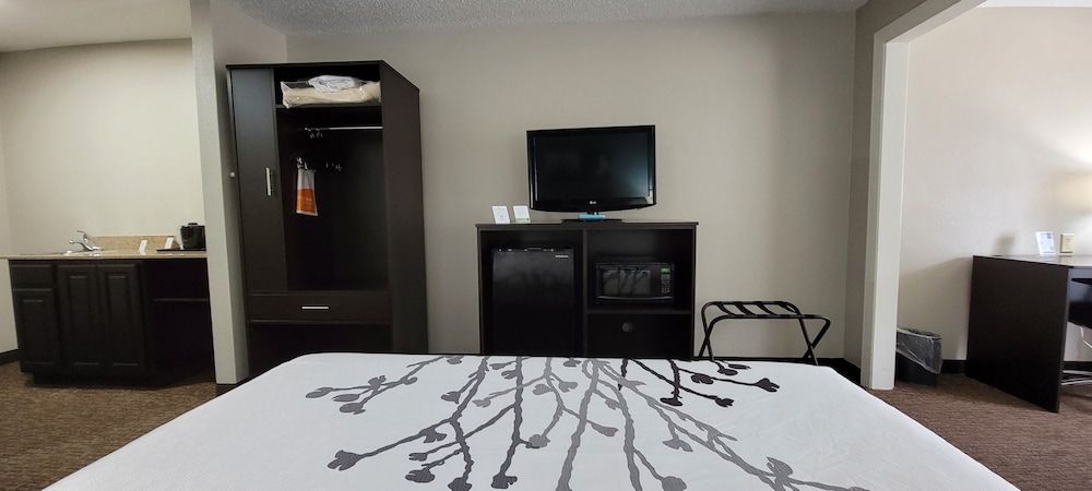 Sleep Inn & Suites Birmingham Colonnade 10/21