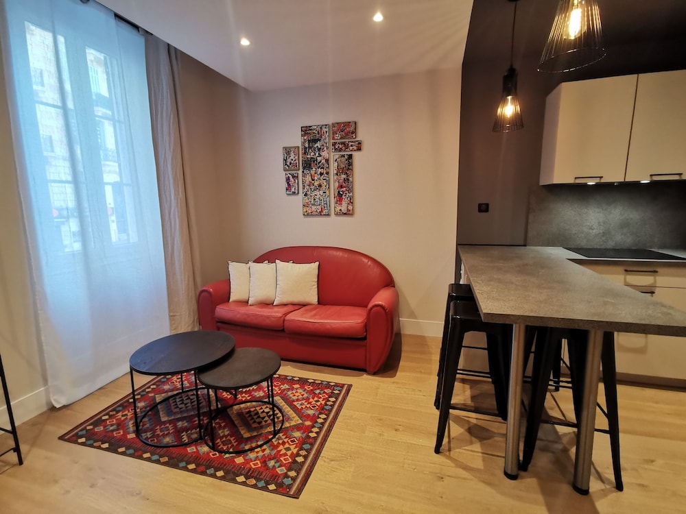 7Art Hotel 57/75