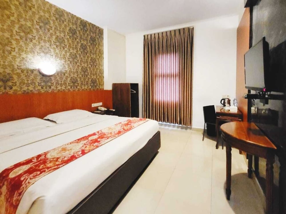 DELUXE, DOUBLE BED