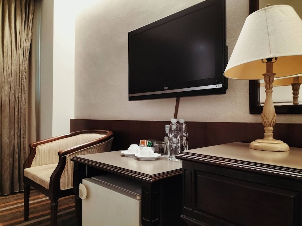 Urban Hotel 33 62/69