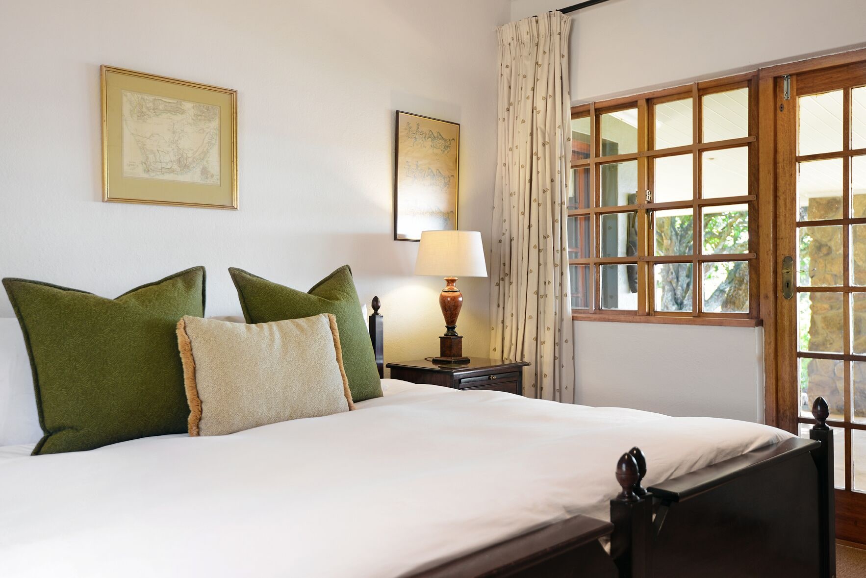 Valley, Villa, 1 Single and 2 Queen Beds