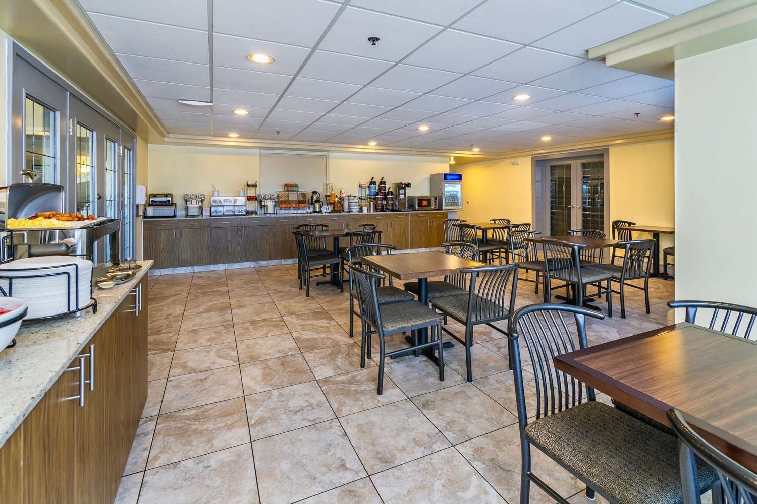 Comfort Inn & Suites Moose Jaw 8/12