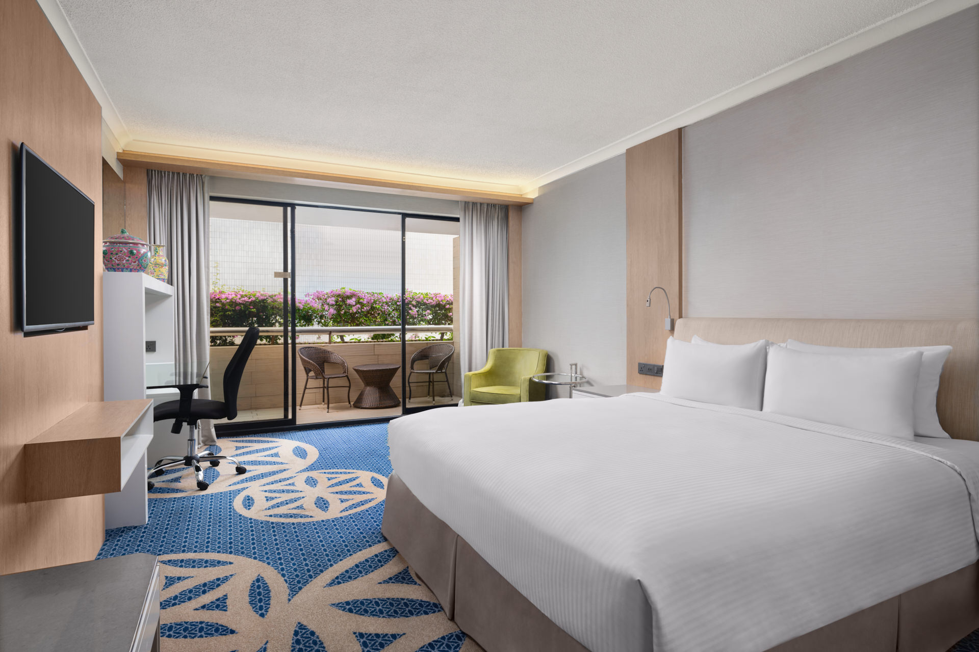 DELUXE PLUS WITH BALCONY