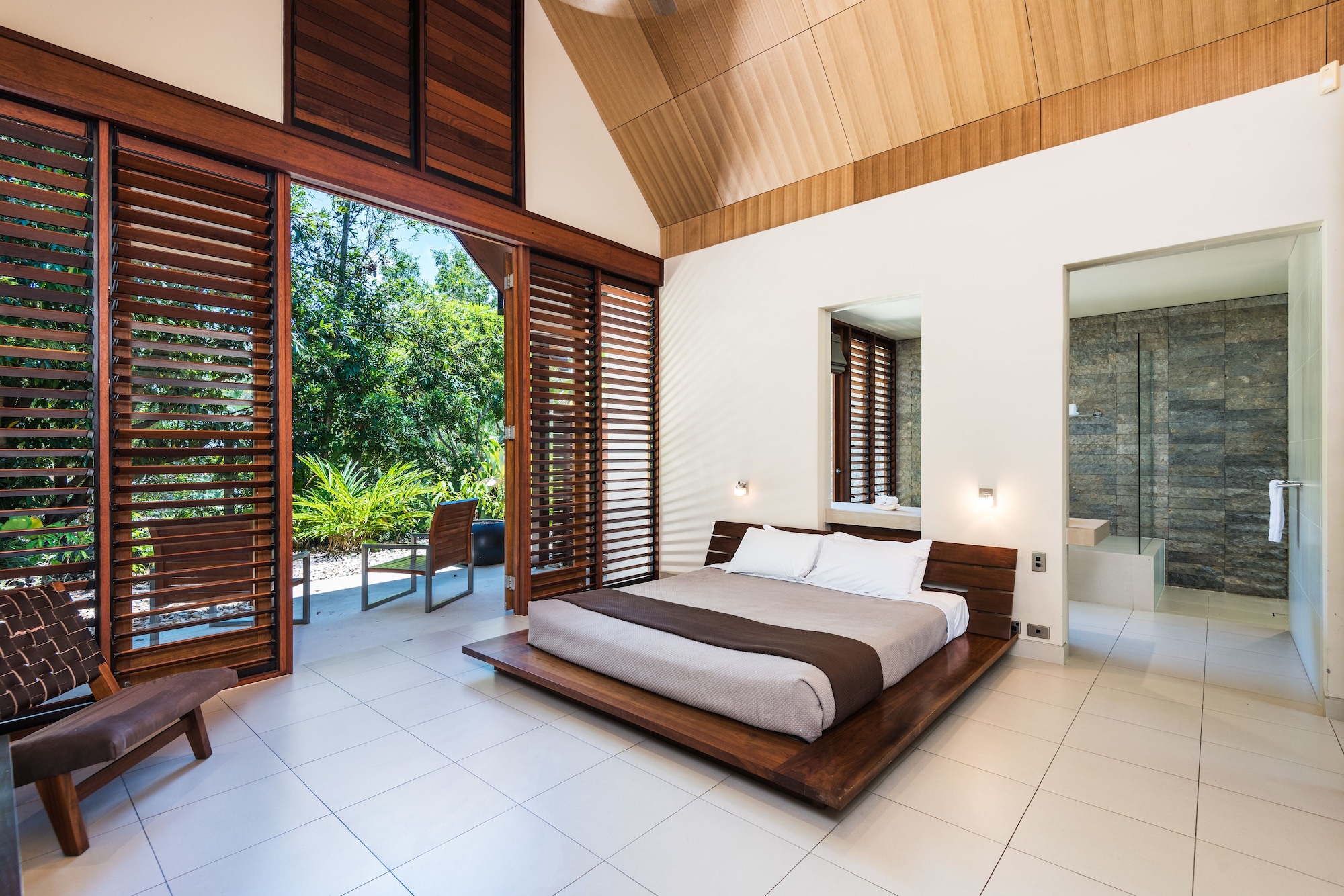 4 BEDROOMS, DELUXE, VILLA