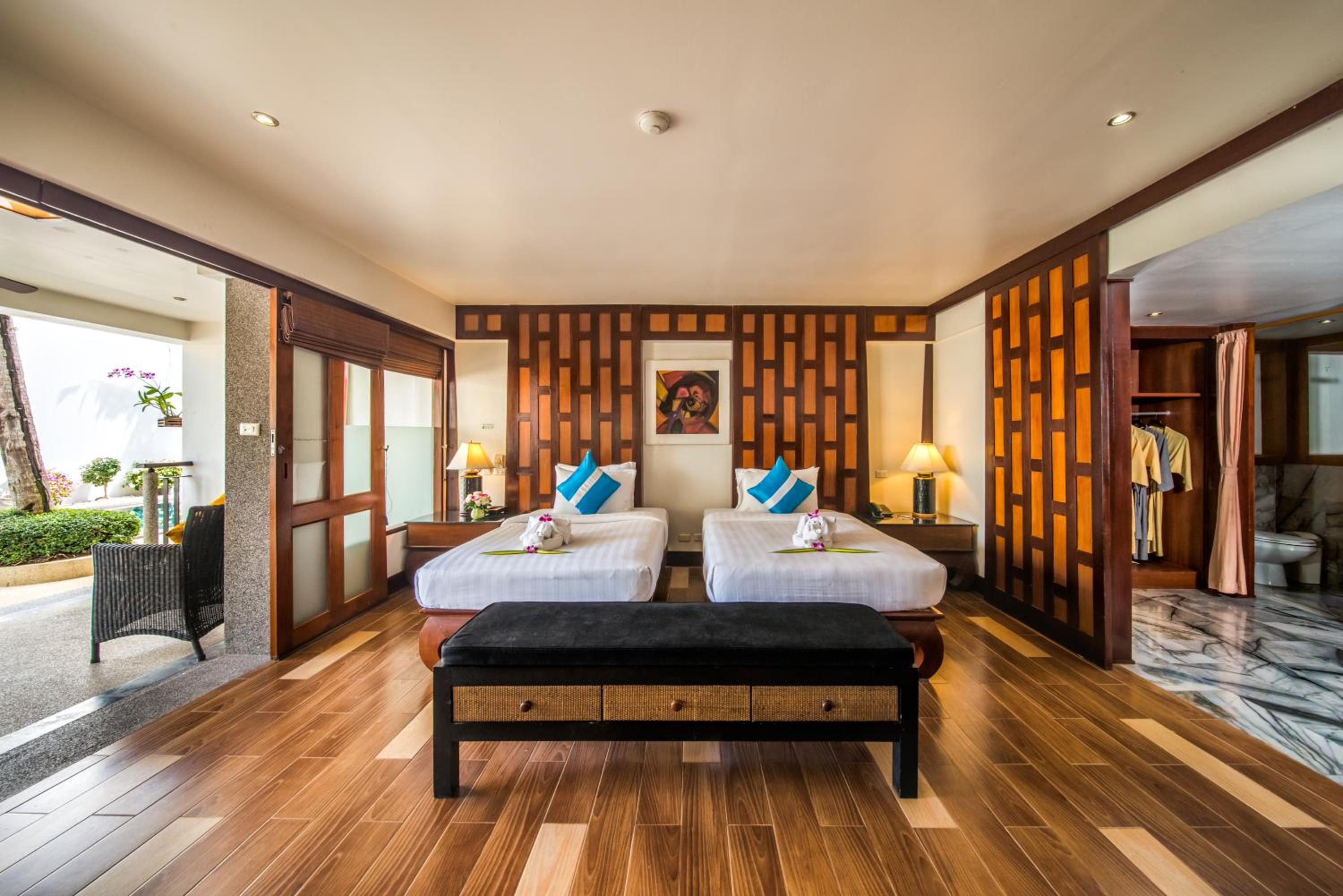 Deluxe, Double or Twin Bed, Pool Access