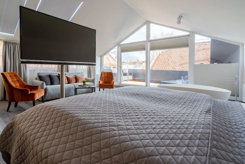 Kaiser, Executive, Studio, Suite, Double Bed, Sofa