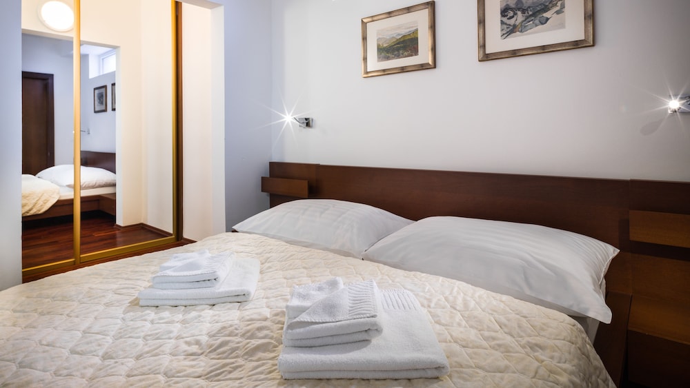 Suite, Double Bed, Sofa, Pool Access