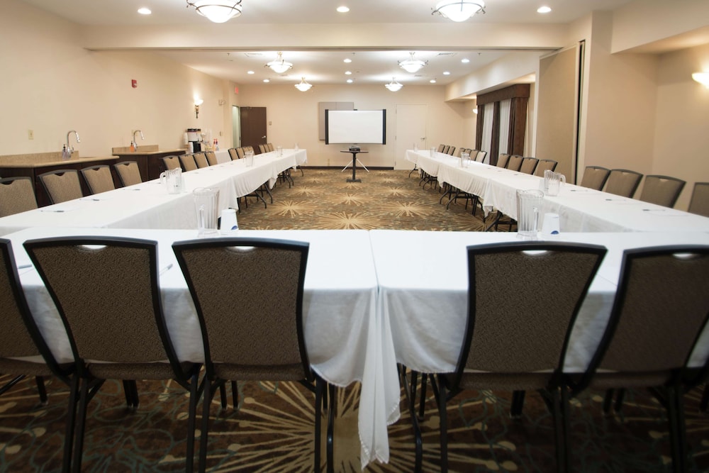 Hampton Inn by Hilton Tiffin 46/47