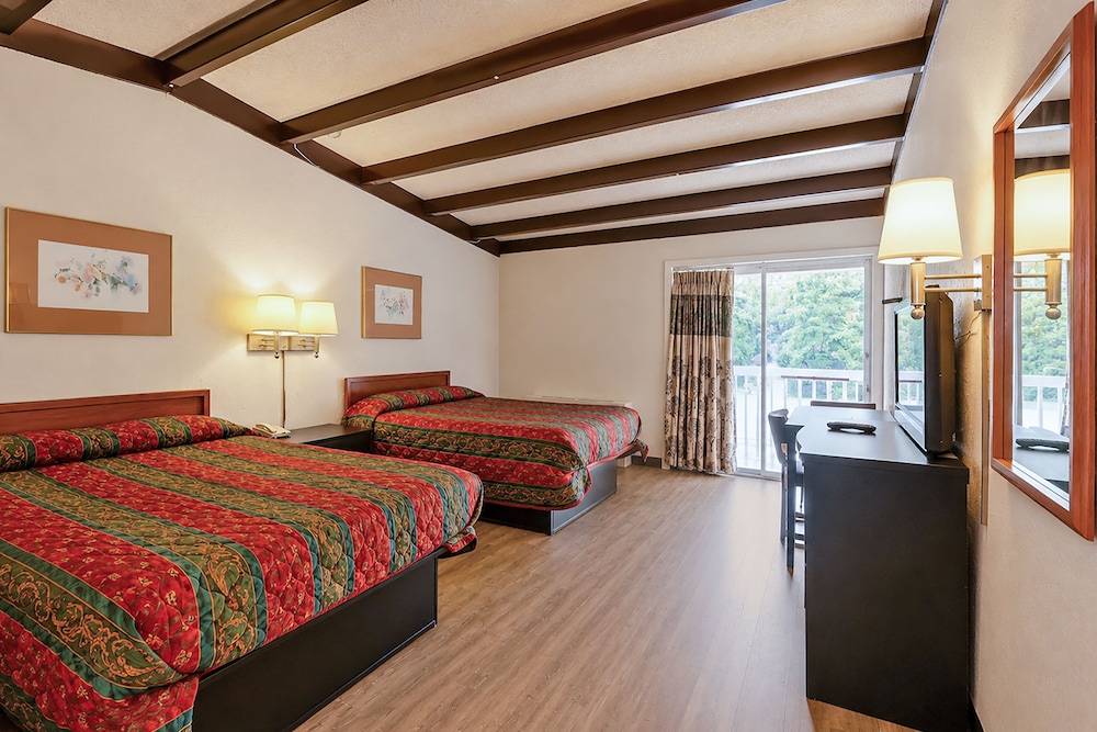 2 Full Beds Non-Smoking