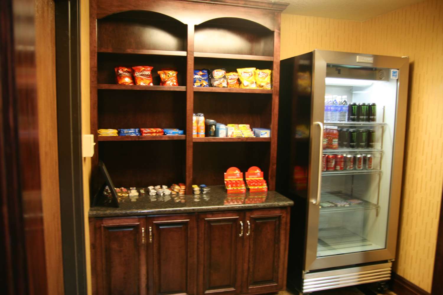 Best Western Plus Midwest Inn and Suites 2/8