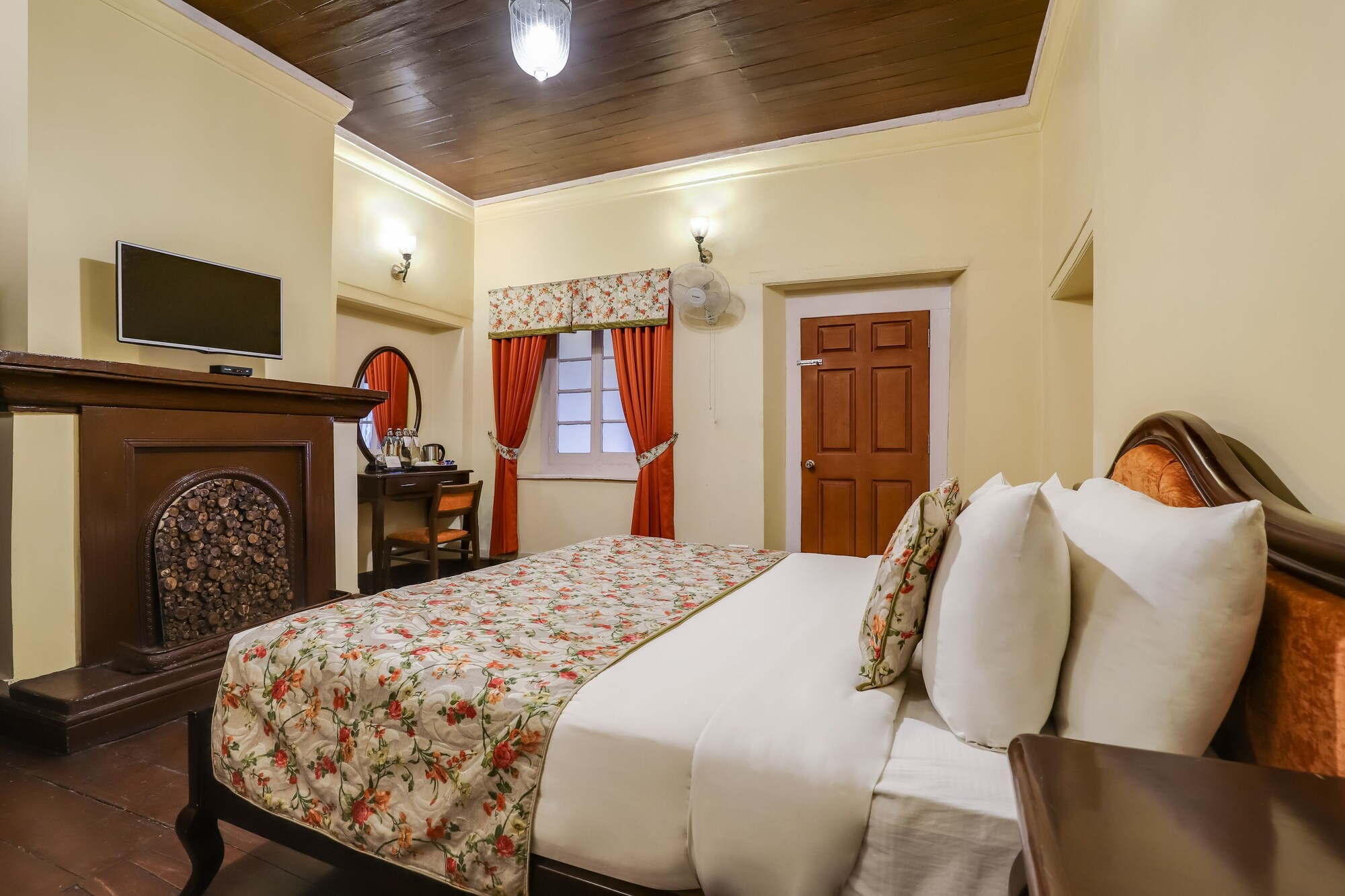 HERITAGE, SUITE