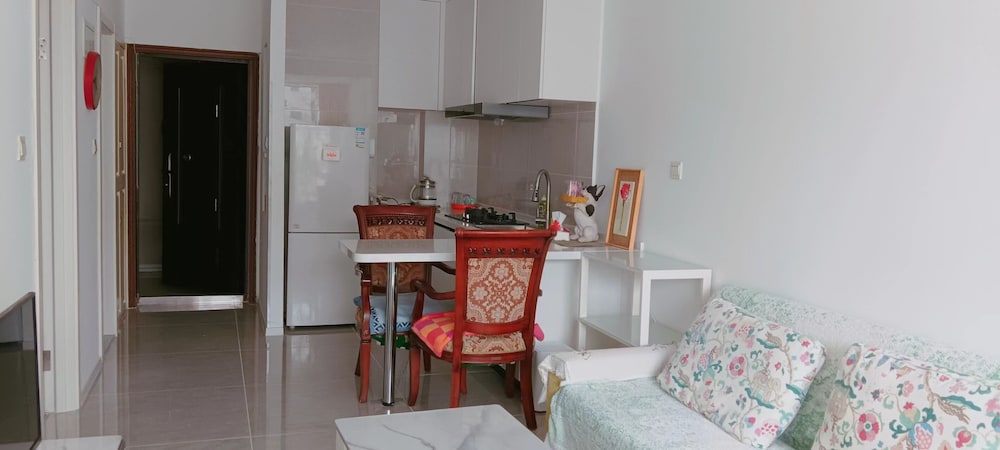 Dalian Xiuzhu Building Apartment 31/50