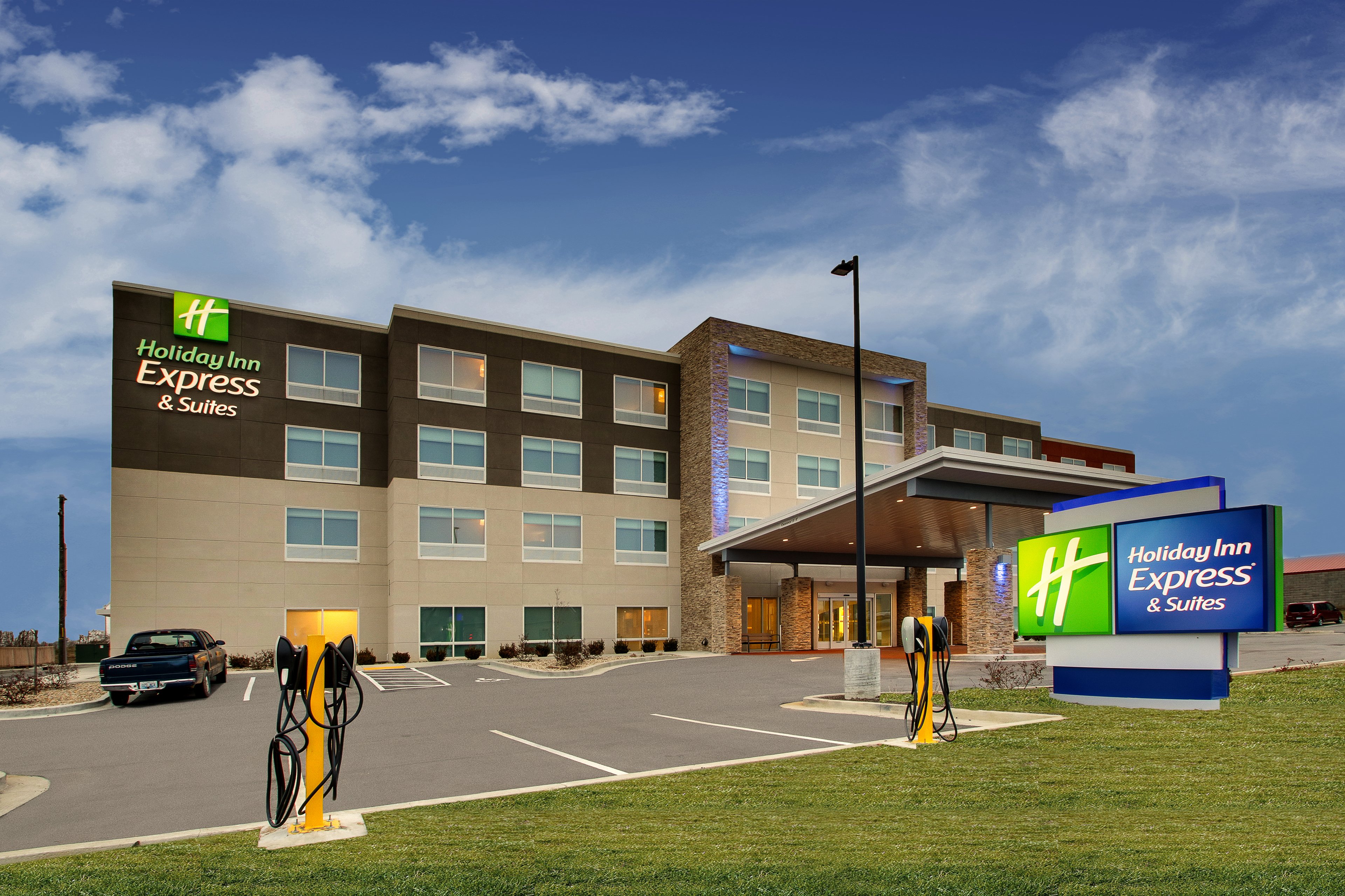 Holiday Inn Express and Suites Mt Sterling North 70/72