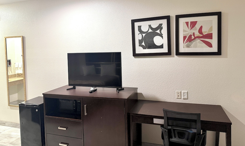 Regency Inn & Suites Baytown 48/62