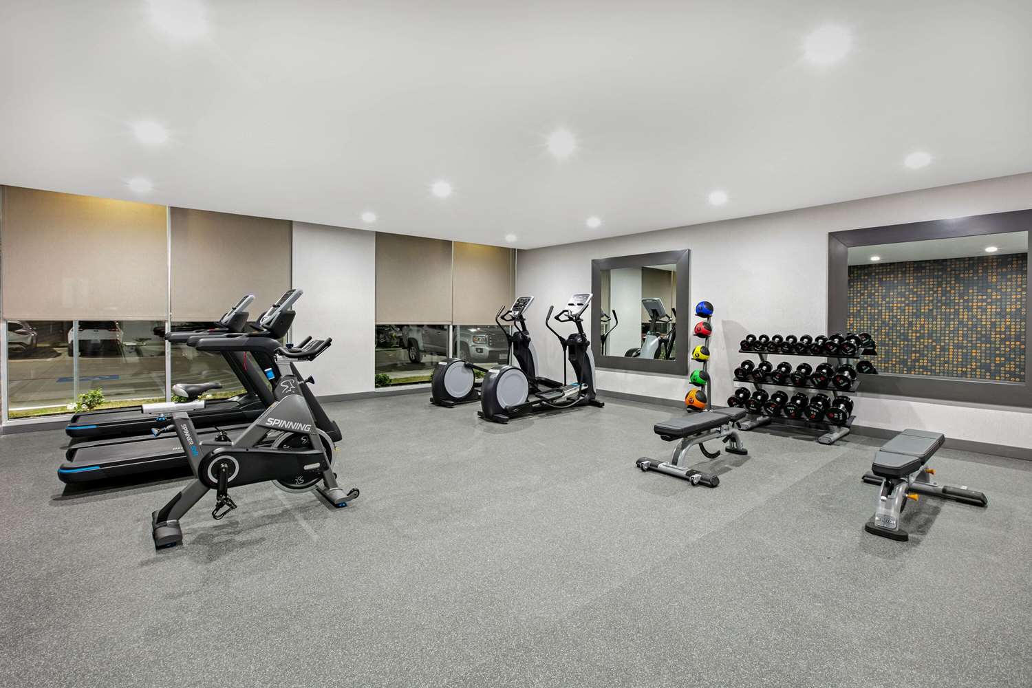 La Quinta Inn & Suites by Wyndham DFW West-Glade Parks 27/47