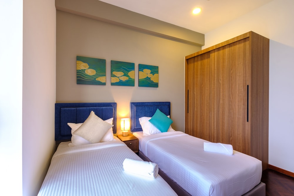 3 BEDROOMS, APARTMENT