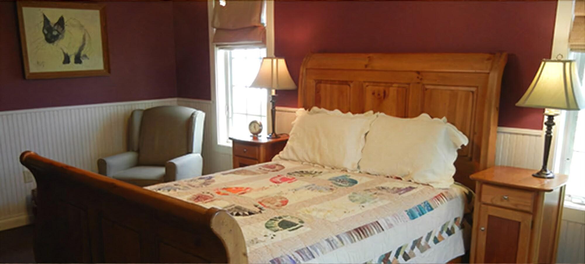 The Feathered Star Bed and Breakfast 4/16
