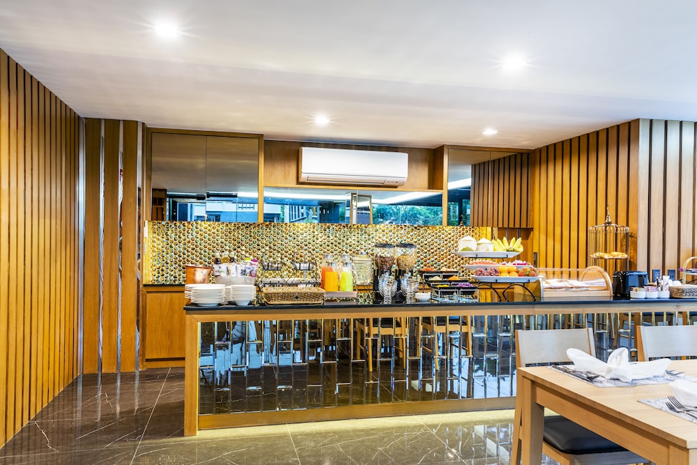 Grand Sala Thai 36/50