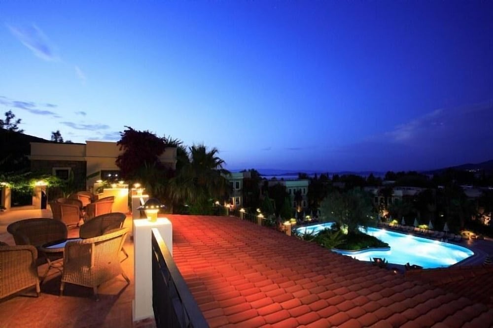 ZEYTINADA HOTEL 38/45
