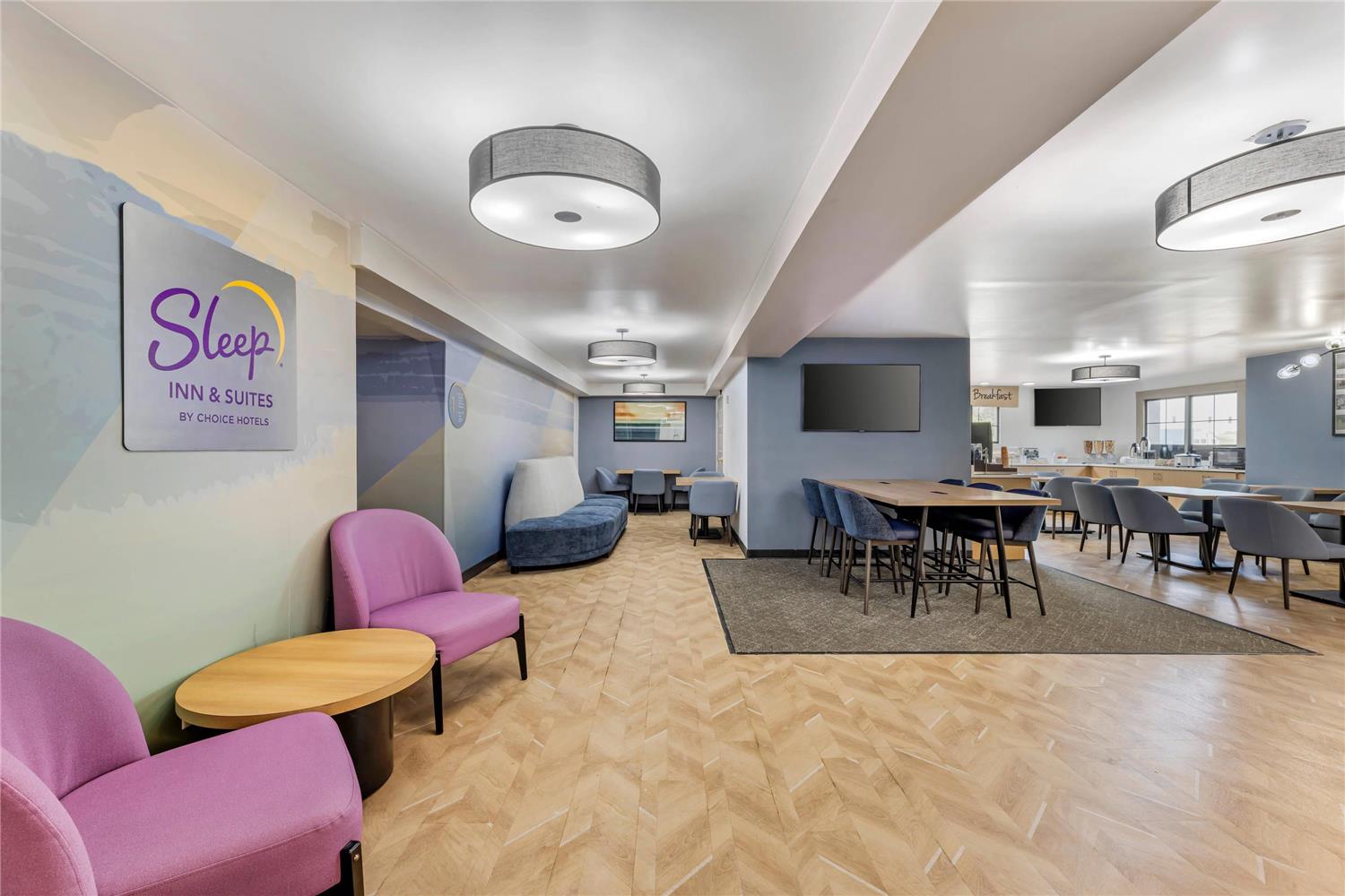 Sleep Inn & Suites Merrillville, IN 16/24