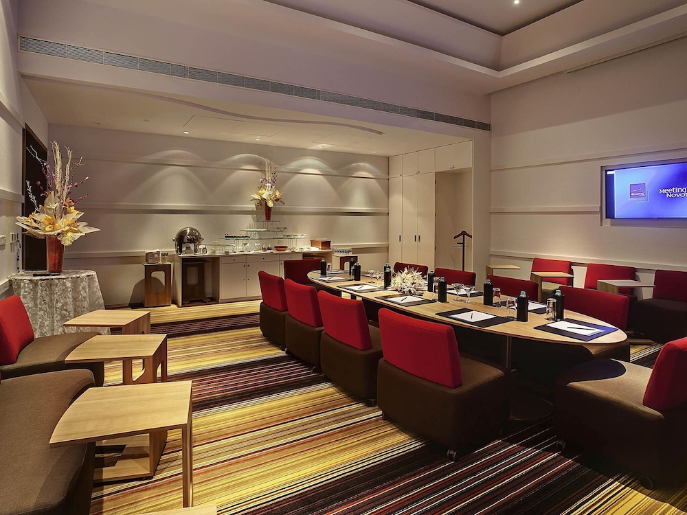 Novotel Visakhapatnam Varun Beach Hotel 62/75