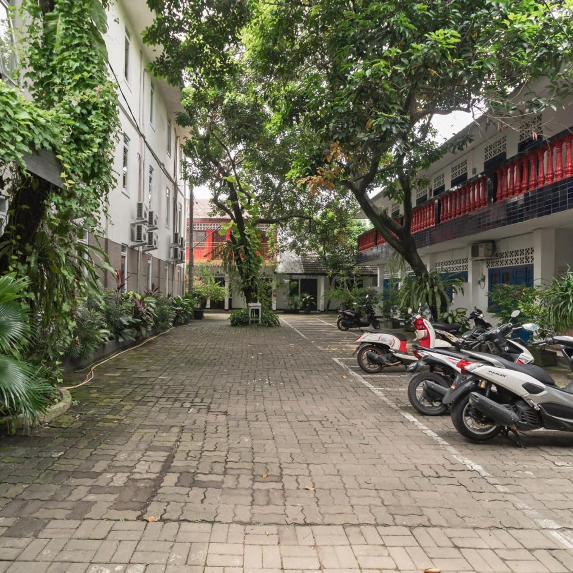 Reddoorz Plus Near Upn Veteran Jakarta 37/50