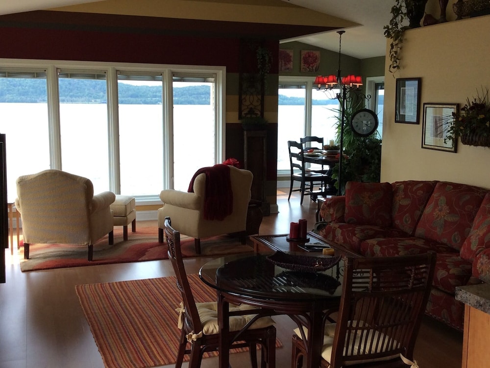 Pictured Rocks Bed and Breakfast 32/61