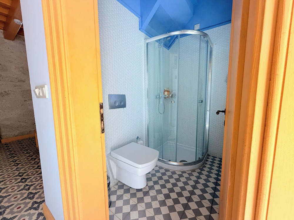 Marge Hotel 46/48