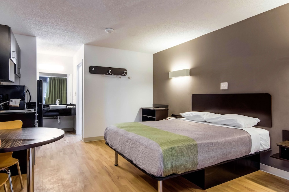 Studio 6 Extended Stay - Lagrange, GA 21/50