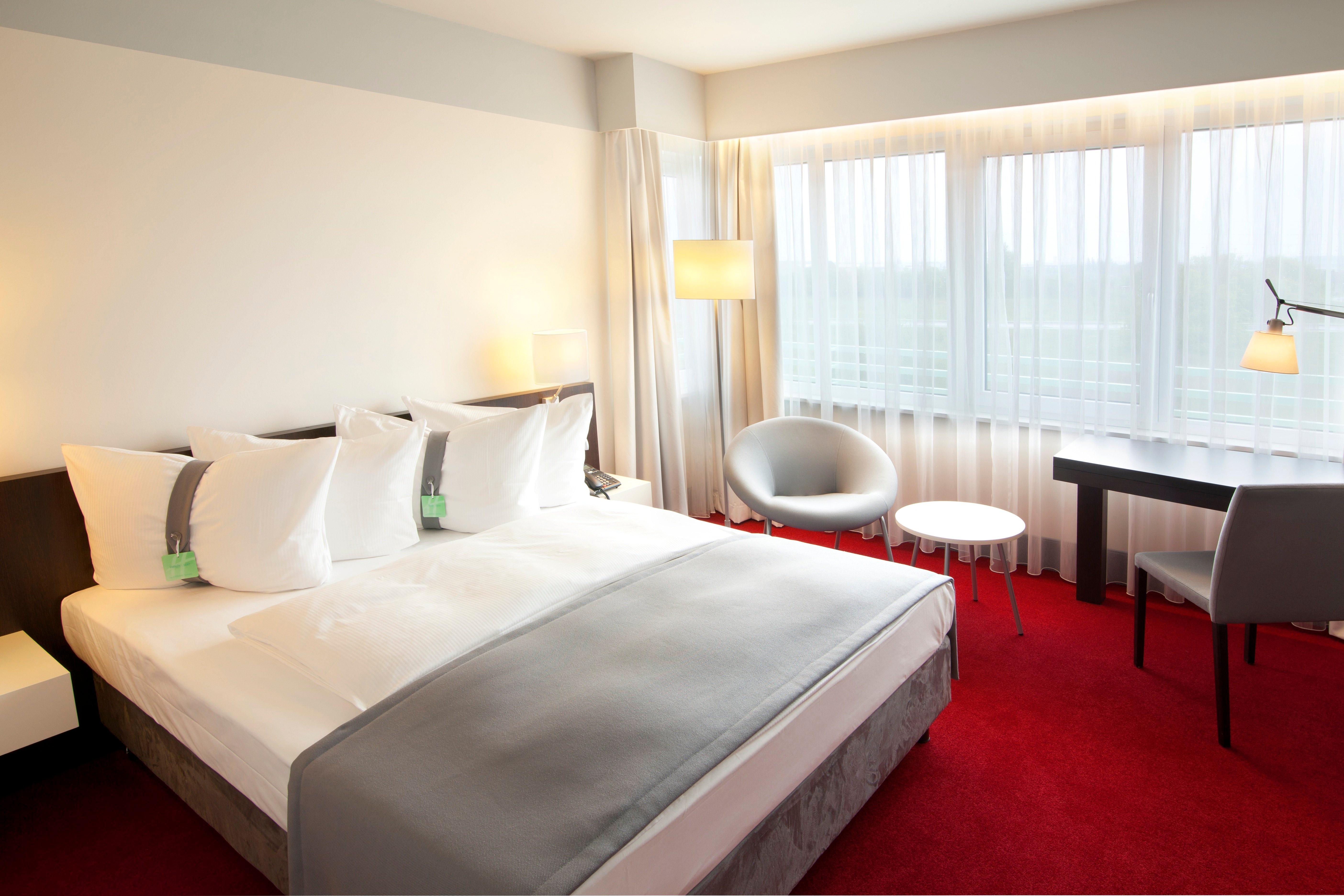 غرفة بسرير كينج، Holiday Inn Berlin Airport Conference Centre Formerly Holiday Inn Berlin International Airport 5/10