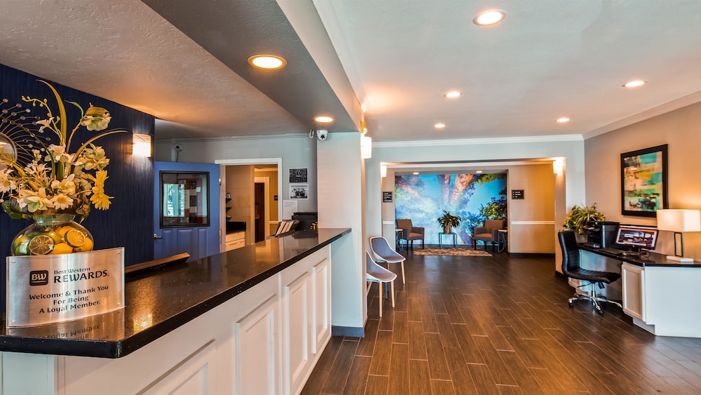 Best Western Visalia Hotel 24/55