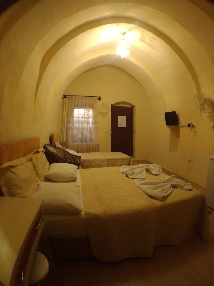 Falcon Cave Suites 30/49
