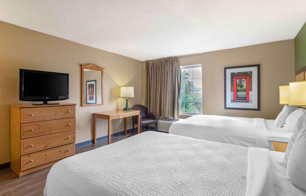 Studio 6 Extended Stay Memphis Airport TN 24/52