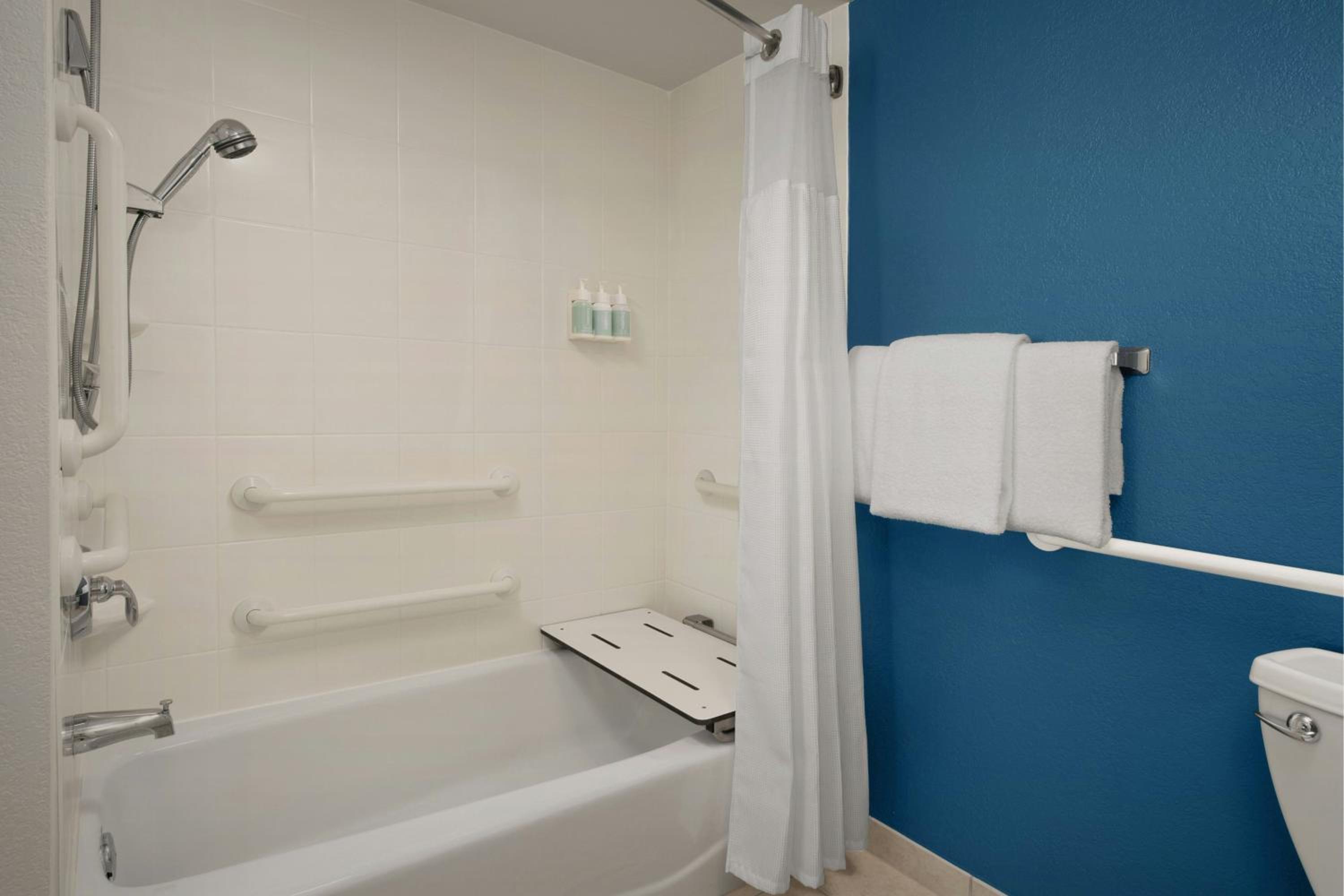 استوديو كبير بسرير كينج بإطلالة مع أريكة، Residence Inn by Marriott Bellevue Downtown 2/4