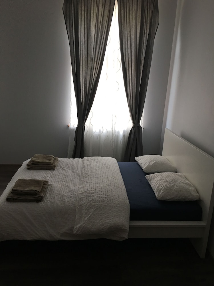 Ametyst Hostel 7/24