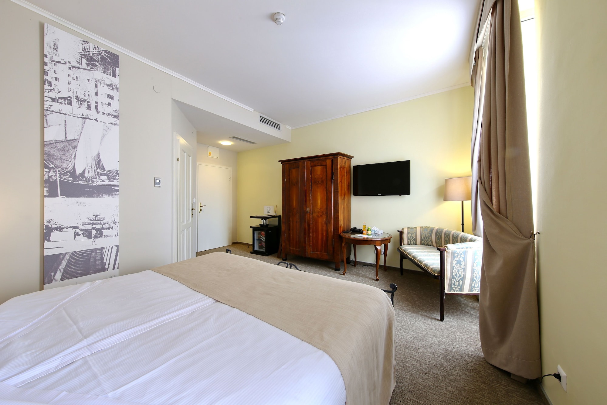 COMFORT, KING BED, SEA VIEW