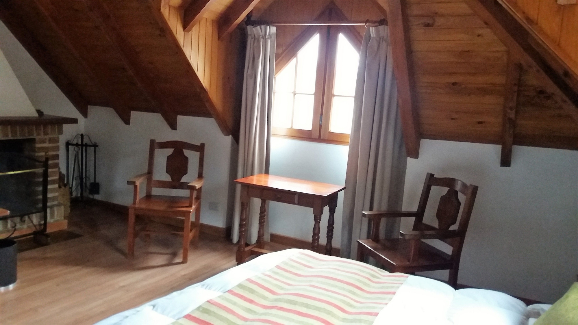 2 Bedrooms, Superior, Apartment, Queen and Twin Beds, Le Chatelet Hotel 4/8