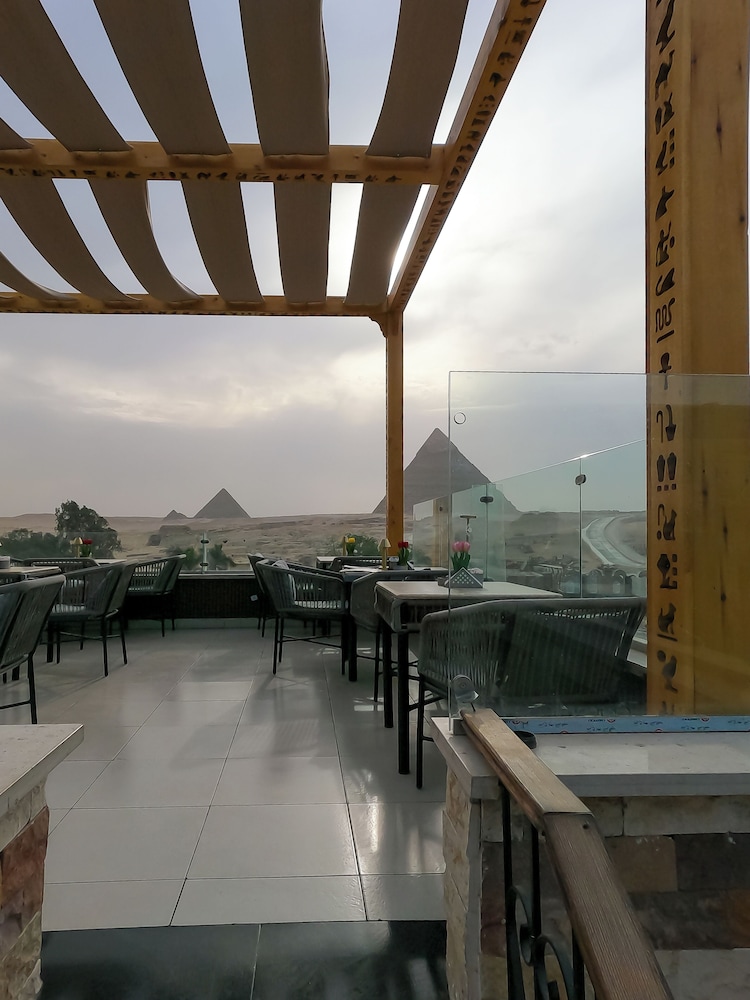 Giza Pyramids View Inn 26/50