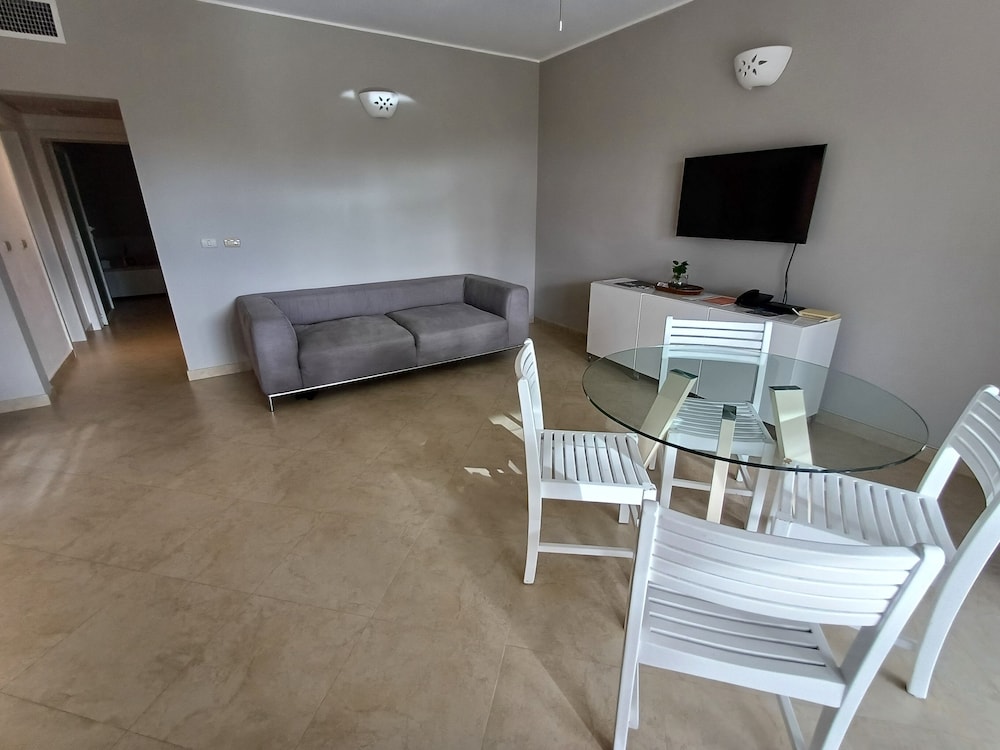Tracadero Beach Resort 67/77