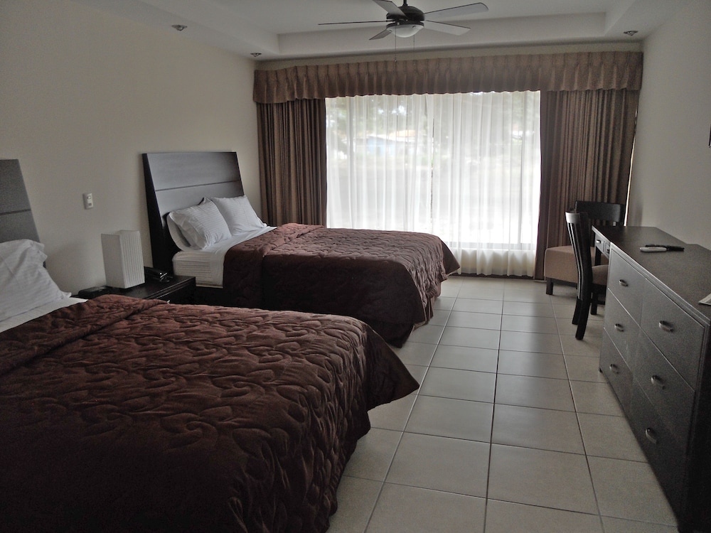Las Espuelas Hotel 18/54