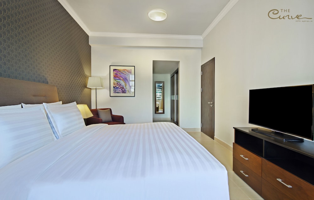 EXECUTIVE, STUDIO, TWIN BEDS