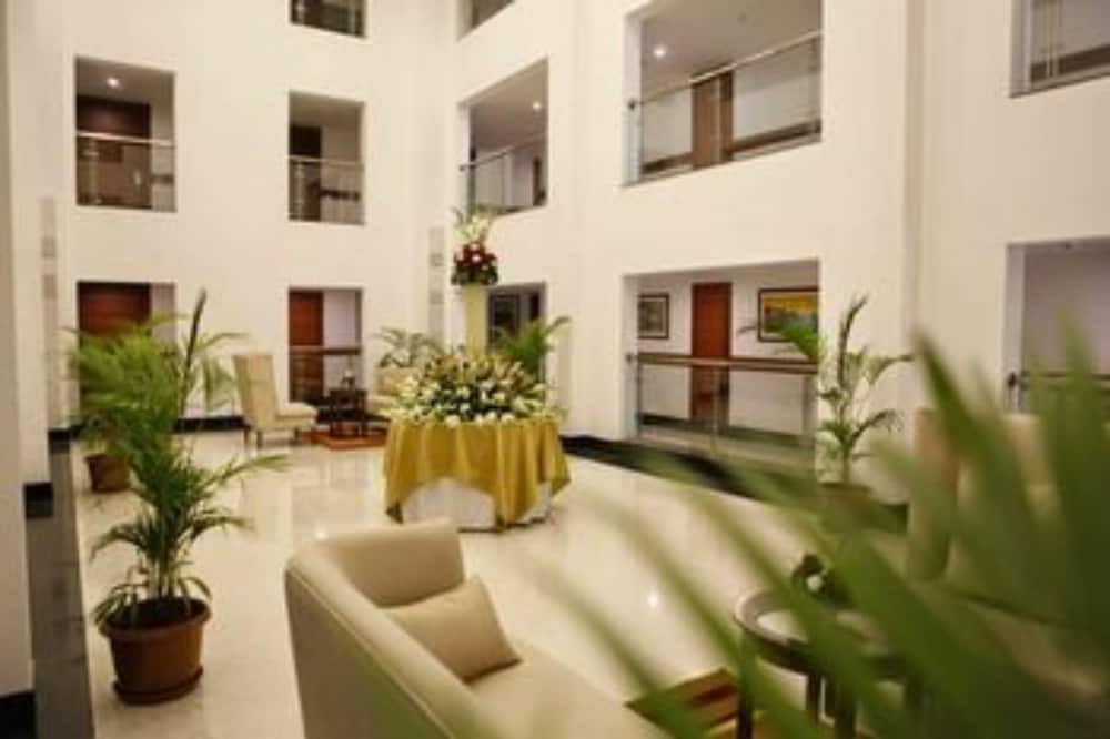 Lemon Tree Hotel Shimona 20/20
