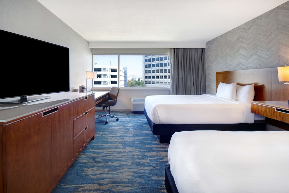 DoubleTree by Hilton Hotel LAX - El Segundo 11/84