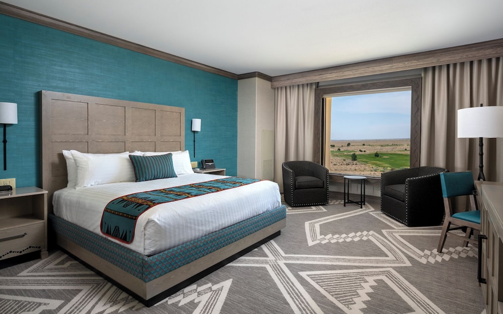 1 BEDROOM, SUITE