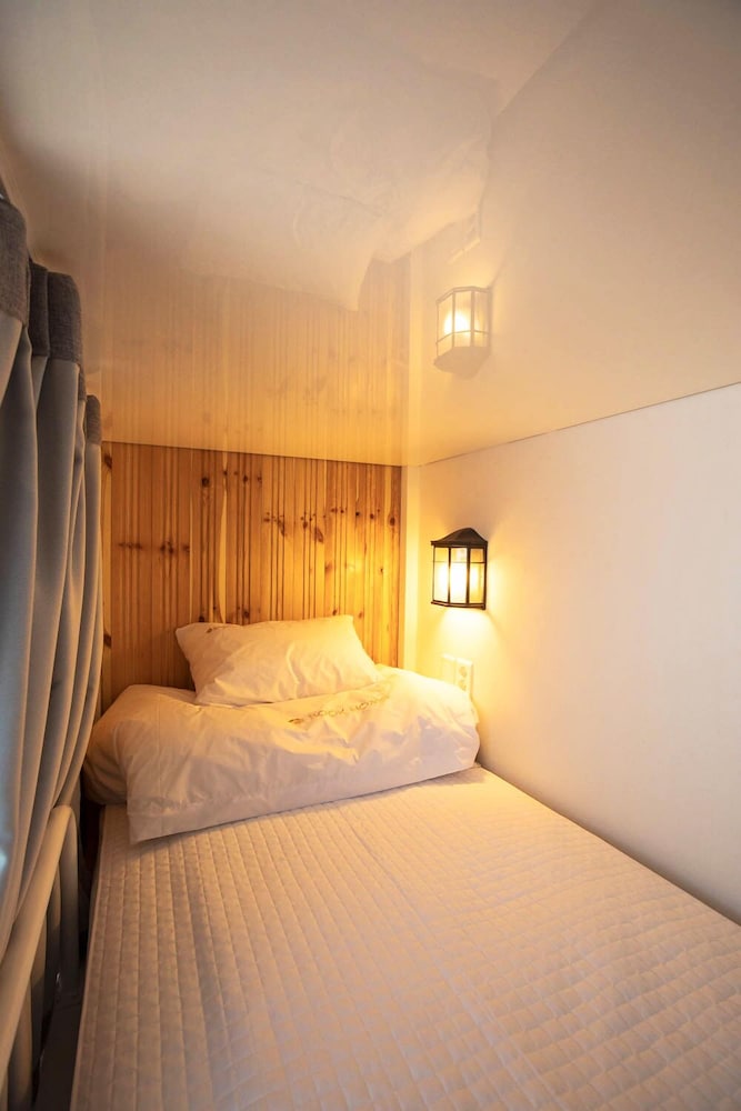 Book Home Gyeongju 13/60