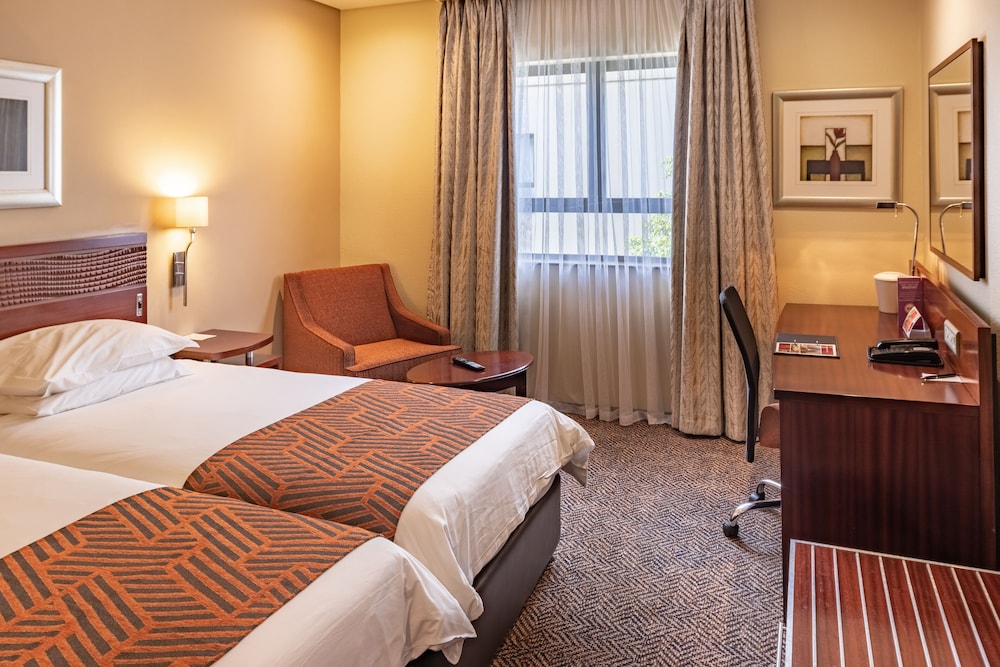 ROOM, TWIN BEDS