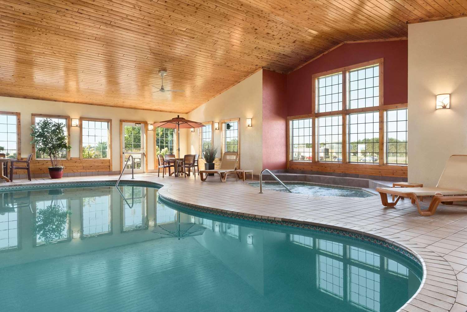 Country Inn and Suites By Radisson Baxter MN 5/22